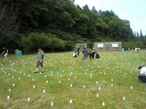 キャンドル設置作業写真