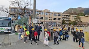 萩原小学校　見守り活動