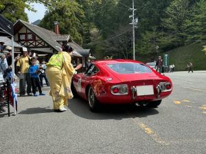 トヨタ2000GTと舞妓