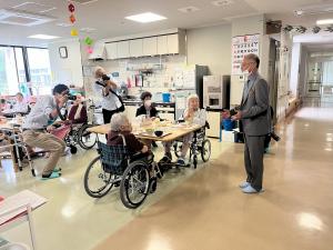 食事の様子2
