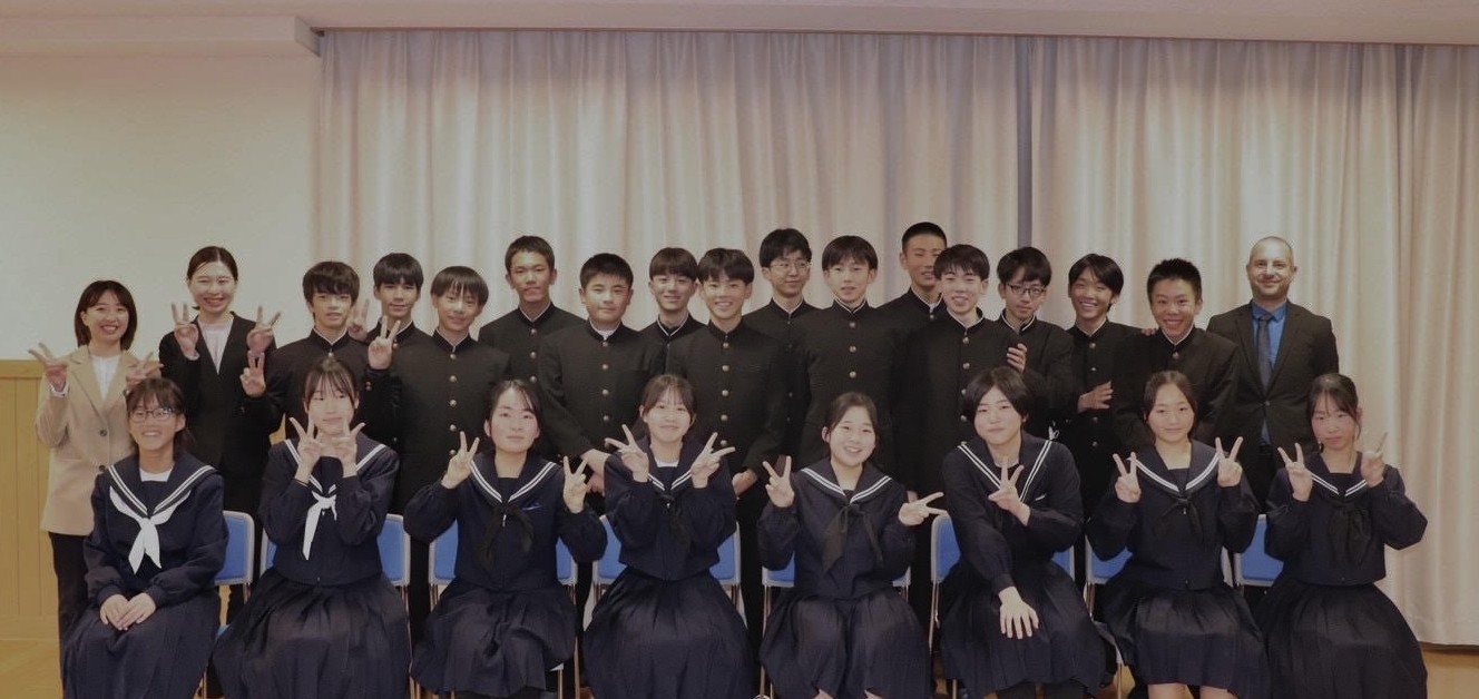 令和7年度　ペンサコーラ市海外派遣団集合写真