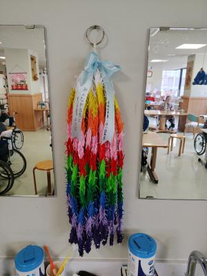 小坂小4年生千羽鶴贈呈5